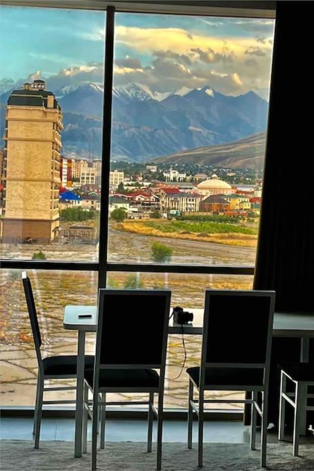 9Th And 6Th Floor Stylish Apartments With Mountainvista Μπισκέκ Εξωτερικό φωτογραφία