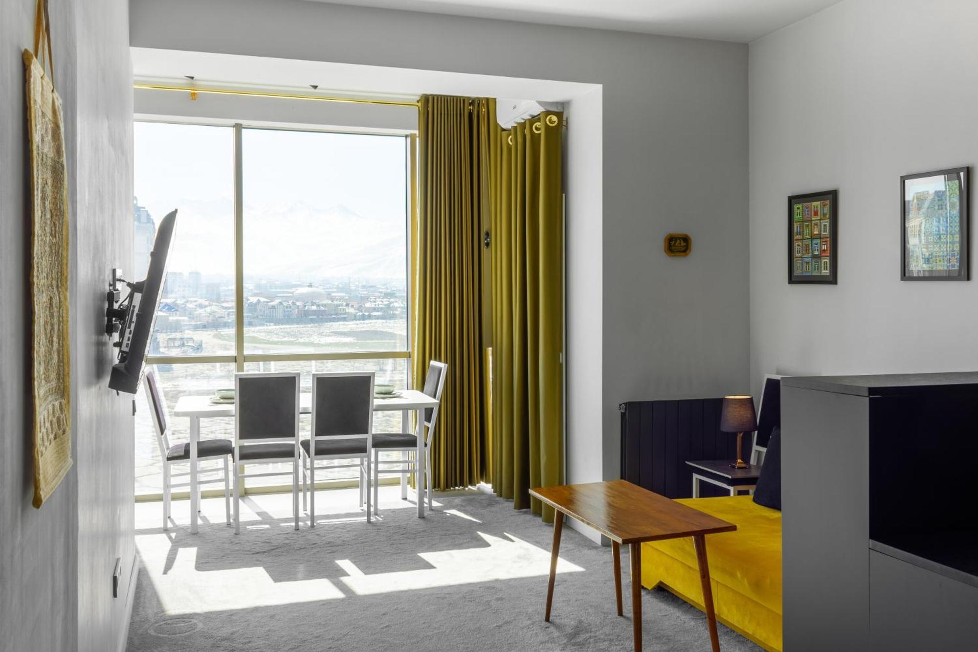 9Th And 6Th Floor Stylish Apartments With Mountainvista Μπισκέκ Εξωτερικό φωτογραφία