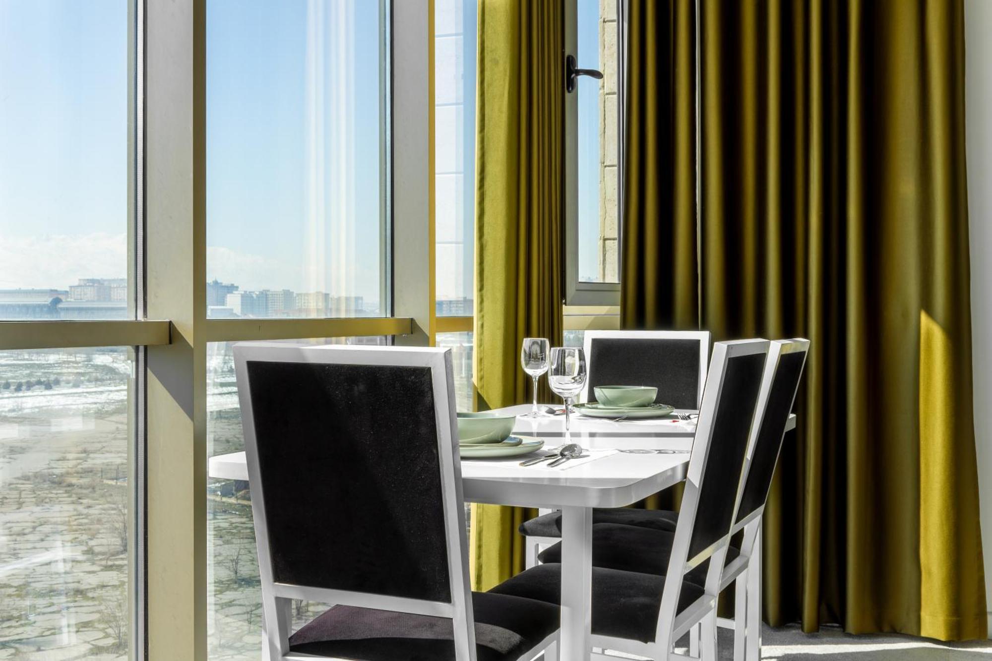 9Th And 6Th Floor Stylish Apartments With Mountainvista Μπισκέκ Εξωτερικό φωτογραφία